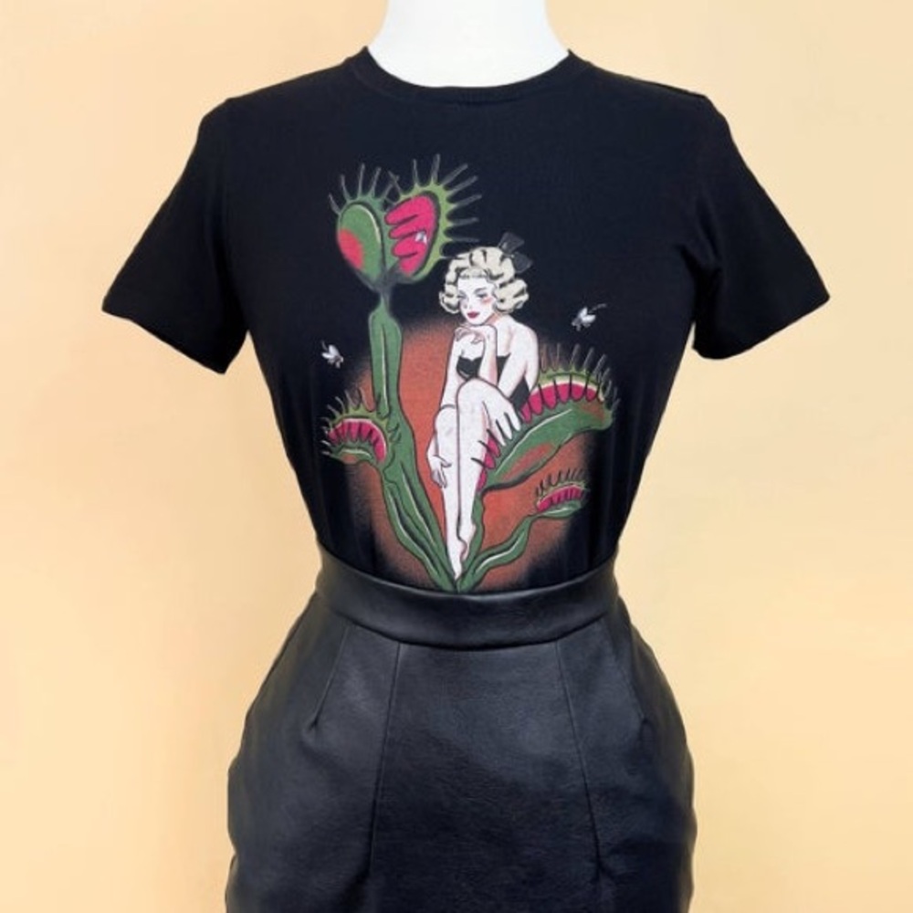 Feed Me Fitted Tee in Black